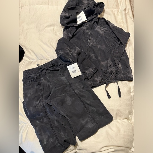 Bella Dahl Girl's Printed Hoodie Sweatshirt - Picture 3 of 4